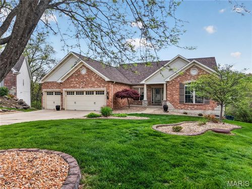 16 Charlemagne Ct, Lake St Louis, MO, 63367-2438 | Card Image