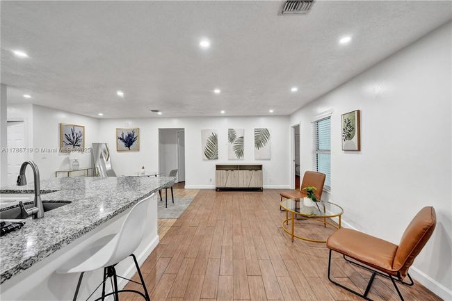 0 - 183 Sunflower Cir, House other with 4 bedrooms, 2 bathrooms and null parking in Royal Palm Beach FL | Image 24