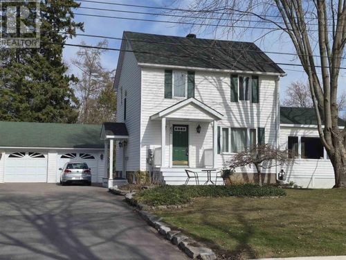 62 Lake St, Sault Ste. Marie, ON, P6A4A5 | Card Image