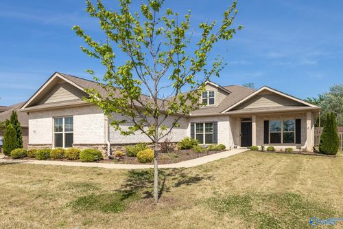 7040 Regency Ln, Gurley, AL, 35748-7018 | Card Image