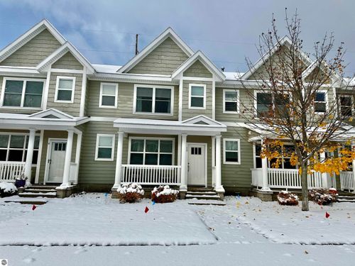 982 Lake Ridge Dr, Traverse City, MI, 49684-4552 | Card Image