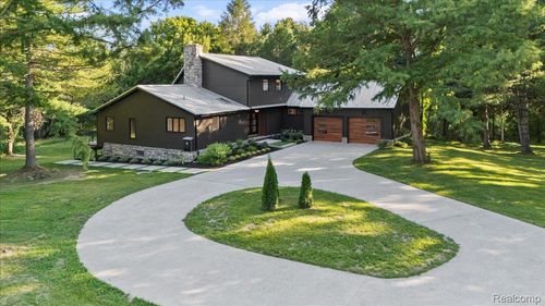 1030 Kurtz Rd, Holly, MI, 48442-8314 | Card Image