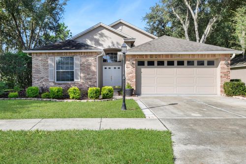 8040 Arcadian Ct, MOUNT DORA, FL, 32757-9137 | Card Image