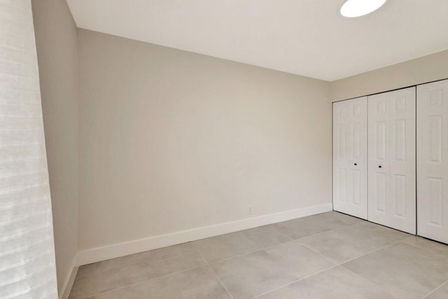 733 Nantucket Cir, Condo with 2 bedrooms, 2 bathrooms and null parking in Lake Worth FL | Image 23