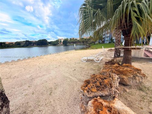 apt-d414-9357 Fontainebleau Blvd, Miami, FL, 33172-4251 | Card Image