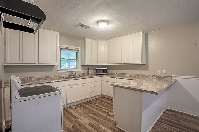 411 3 Rd St, House other with 3 bedrooms, 1 bathrooms and null parking in Nederland TX | Image 10