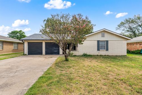 203 Oakland Dr, Waco, TX, 76705-1229 | Card Image