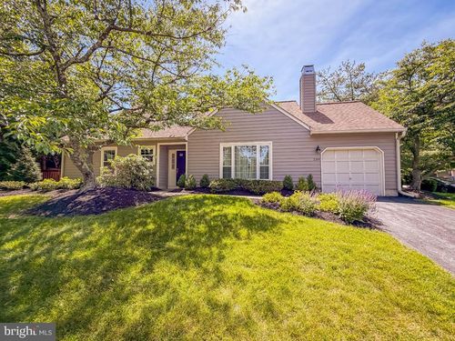 239 Copper Beech Dr, BLUE BELL, PA, 19422-2815 | Card Image