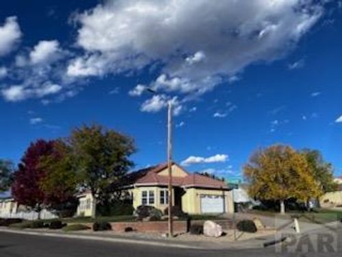 1 Deer Run Ct, Pueblo, CO, 81001-1854 | Card Image
