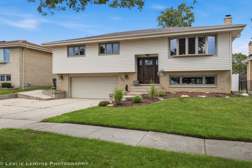 567 Irmen Dr, Wood Dale, IL, 60191-1729 | Card Image