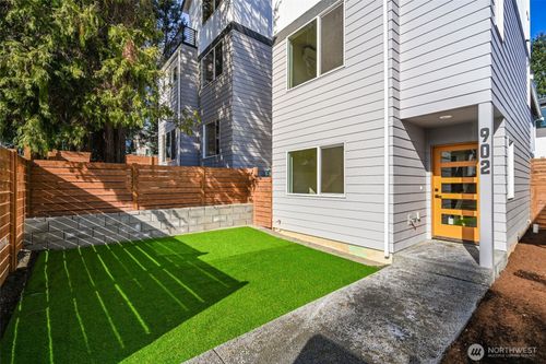 902 N 107th St, Seattle, WA, 98133-8871 | Card Image
