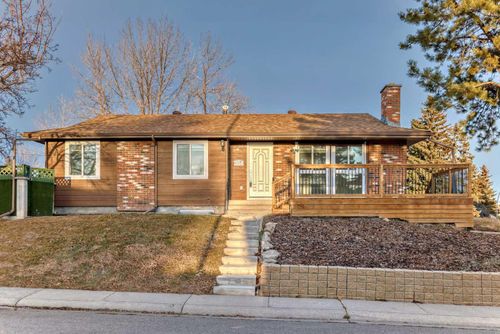 304 Huntbourne Hill Ne, Calgary, AB, T2K3Y4 | Card Image