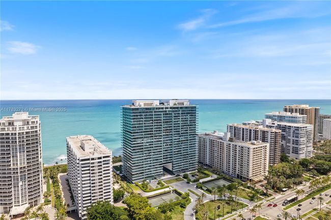 UNIT-1001 - 10203 Collins Ave, Condo with 3 bedrooms, 5 bathrooms and null parking in Bal Harbour FL | Image 38