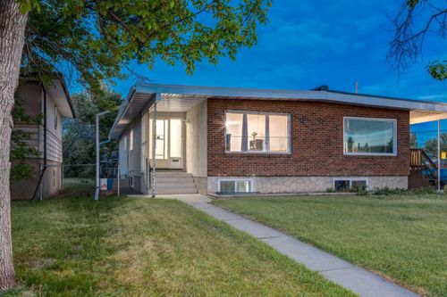 7246 24 St Se, Calgary, AB, T2C0Y5 | Card Image