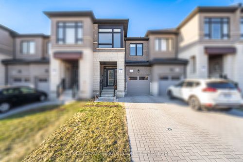 32 Mountainside Crescent, Whitby, ON, L1R0P5 | Card Image