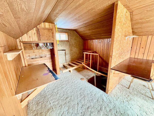 Upper level from staircase | Image 25