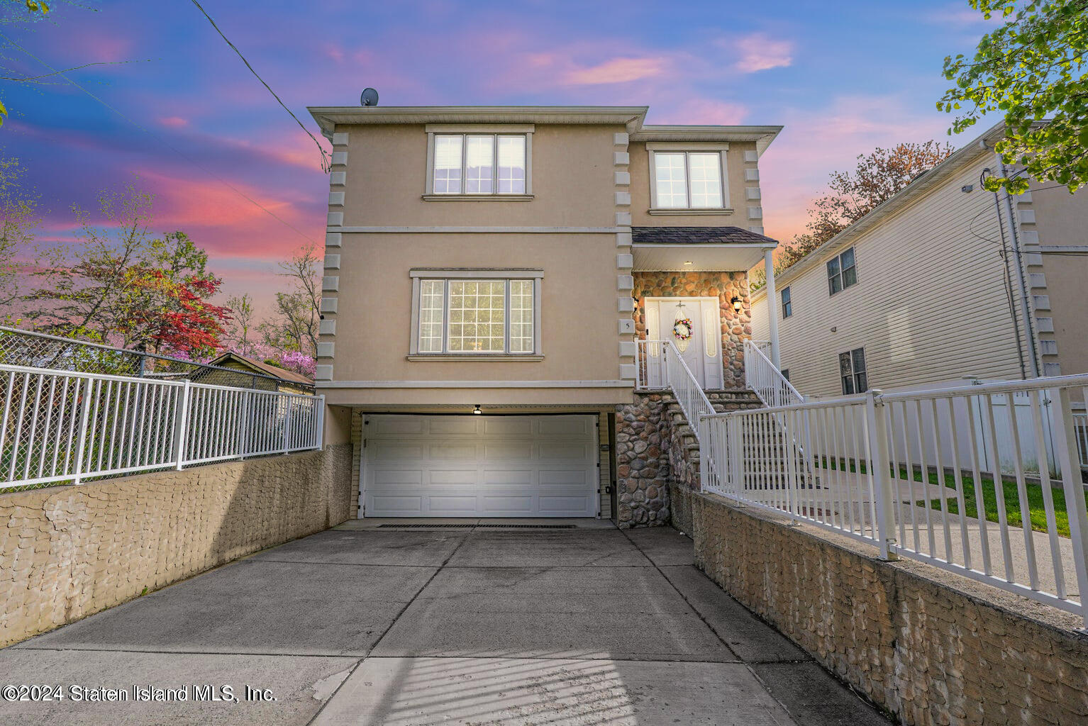 Lundsten Ave, Staten Island, NY 10309
