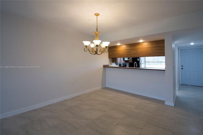 APT-201 - 1717 Whitehall Dr, Condo with 2 bedrooms, 2 bathrooms and null parking in Davie FL | Image 11