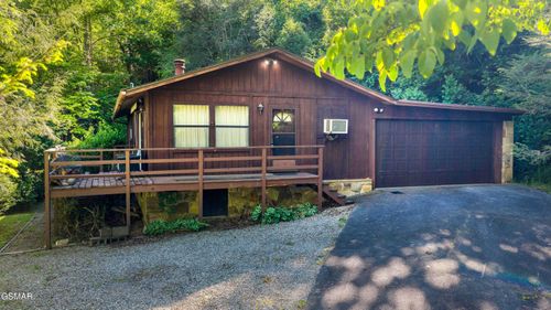 421 Gatlin Drive, Gatlinburg, TN, 37738 | Card Image