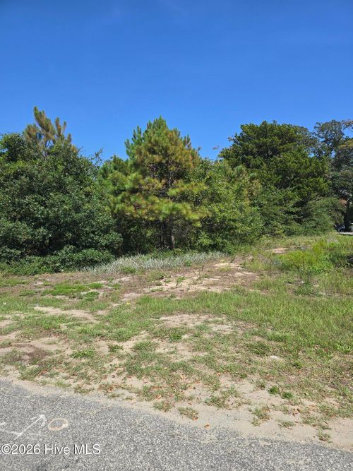 102 Ne 64th St, Oak Island, NC, 28465-4643 | Card Image