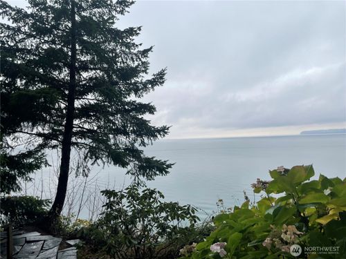 9135 Great Blue Heron Ln, Blaine, WA, 98230-9330 | Card Image