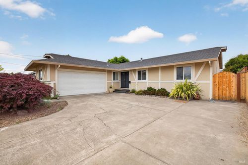 1517 Weaverly Dr, Petaluma, CA, 94954-3727 | Card Image