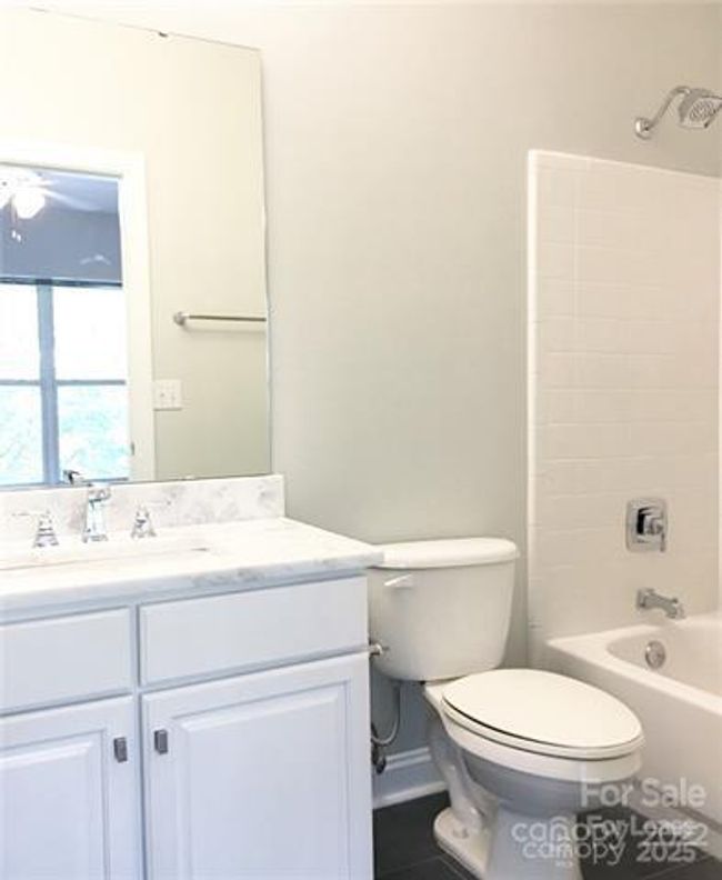 558 E 9 Th St, Condo with 2 bedrooms, 3 bathrooms and null parking in Charlotte NC | Image 10