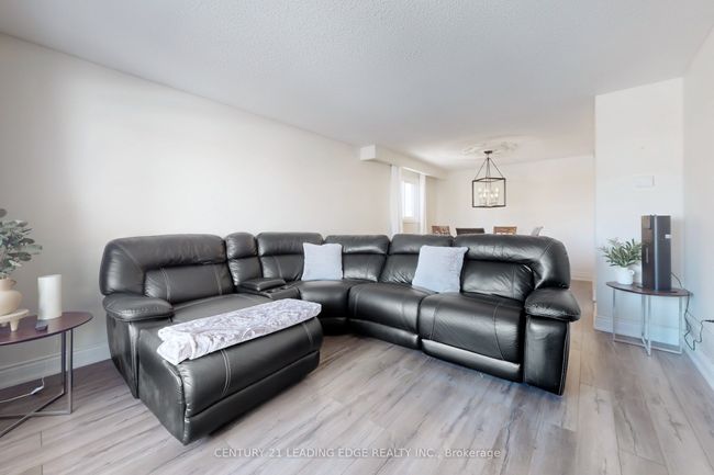 17 Jardine St, House other with 6 bedrooms, 4 bathrooms and 2 parking in Brampton ON | Image 11