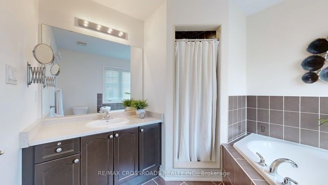 72 Oswell Dr, House other with 4 bedrooms, 3 bathrooms and 2 parking in Ajax ON | Image 33
