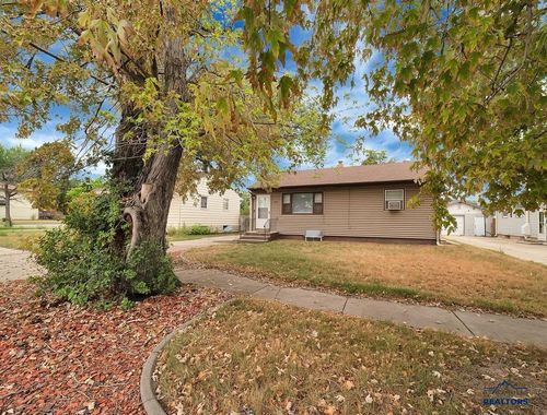 2017 5th St, Rapid City, SD, 57701 | Card Image