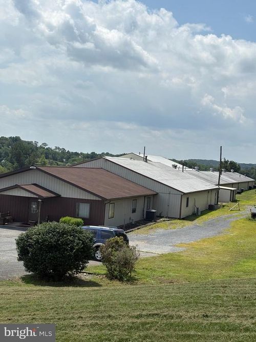 56 Seip Ln, SHOEMAKERSVILLE, PA, 19555-9432 | Card Image