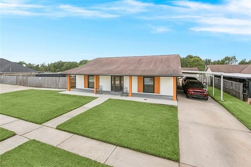 2556 W Friendship Dr, Harvey, LA, 70058-3012 | Card Image