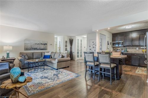 1701-500 Green Rd, Stoney Creek, ON, L8E3M6 | Card Image