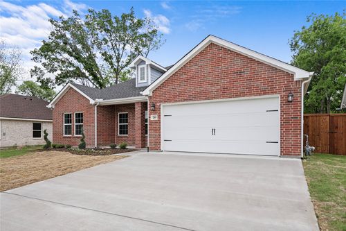 205 W 11th St, Bonham, TX, 75418-3027 | Card Image