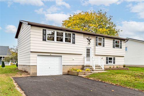 38 Cloverwood Dr, Brockport, NY, 14420-1706 | Card Image