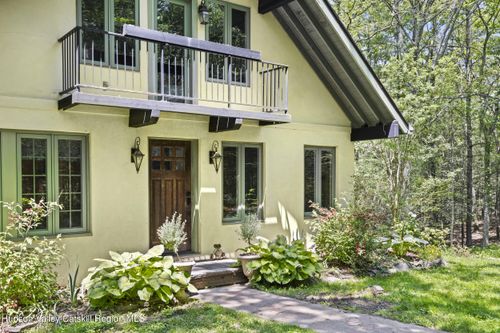 40 Northwoods Rd, Saugerties, NY, 12477-4245 | Card Image