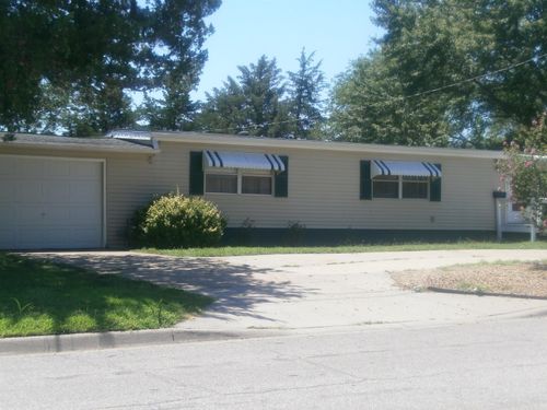 532 Laurel St, Minneapolis, KS, 67467-3000 | Card Image