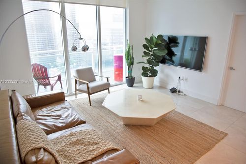 3007-951 Brickell Ave, Miami, FL, 33131-3930 | Card Image