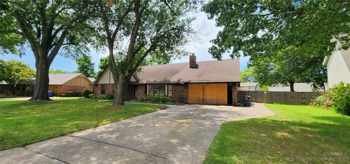 9712 S Hudson Avenue, Tulsa, OK, 74137 | Card Image