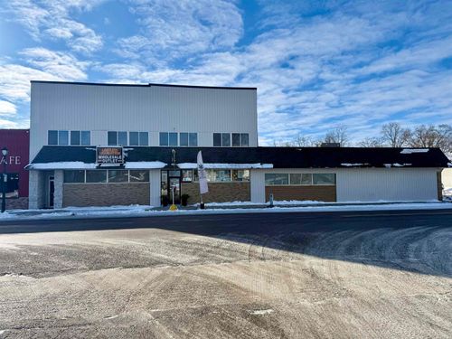 204 E Saginaw St, Breckenridge, MI, 48615-2534 | Card Image