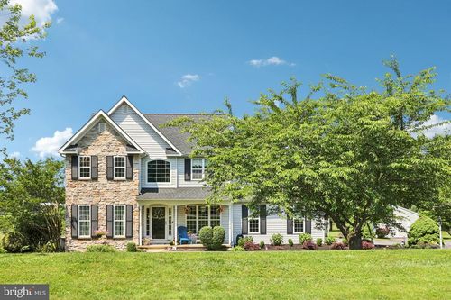 210 Lewis Farm Dr, Cochranville, PA, 19330-9352 | Card Image