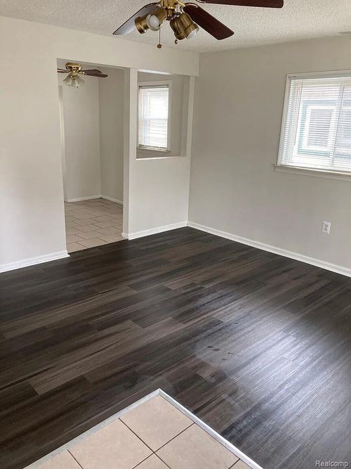 14711 Fellrath St, Taylor, MI, 48180-4437 | Card Image