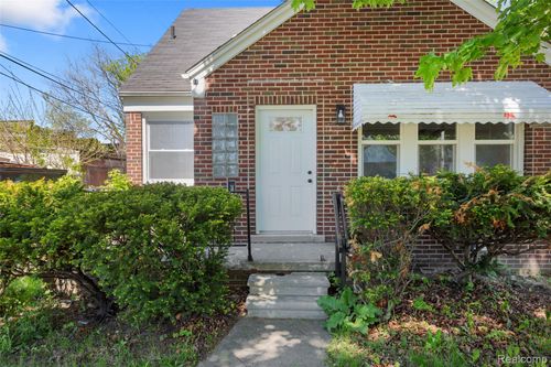 11327 Whitehill St, Detroit, MI, 48224-1652 | Card Image