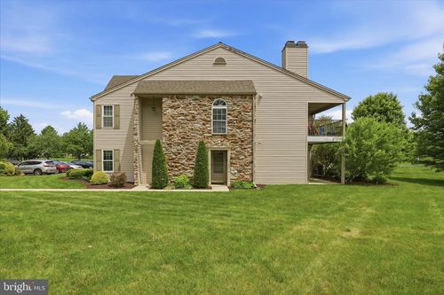 223 Greenview Dr, LANCASTER, PA, 17601-4997 | Card Image