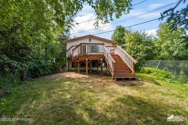 Back yard deck | Image 30