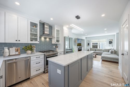 c4-1 Howard Ave, Norwalk, CT, 06855-1505 | Card Image