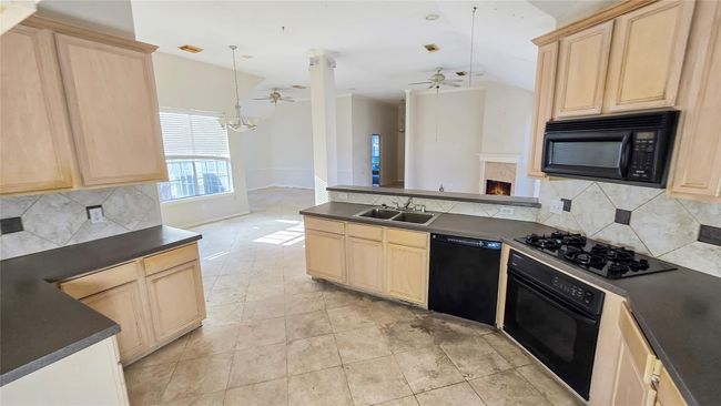 2939 Rosefield Dr, House other with 3 bedrooms, 2 bathrooms and 2 parking in Houston TX | Image 25