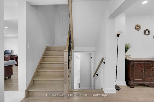66 Thunderbird Trail, House attached with 5 bedrooms, 4 bathrooms and 2 parking in Brampton ON | Image 14