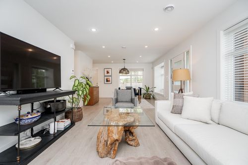 970 Rochester Ave, Coquitlam, BC, V3K2W6 | Card Image