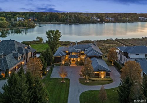 2657 Turtle Shores Dr, Bloomfield Hills, MI, 48302-0779 | Card Image